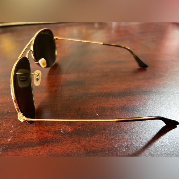 Ray Bans gold frame sunglasses - Picture 4 of 4